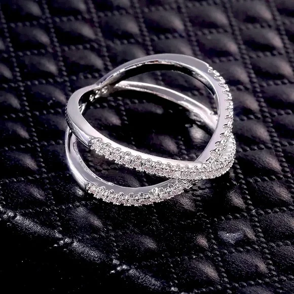 X shape ring - Picture 5 of 6